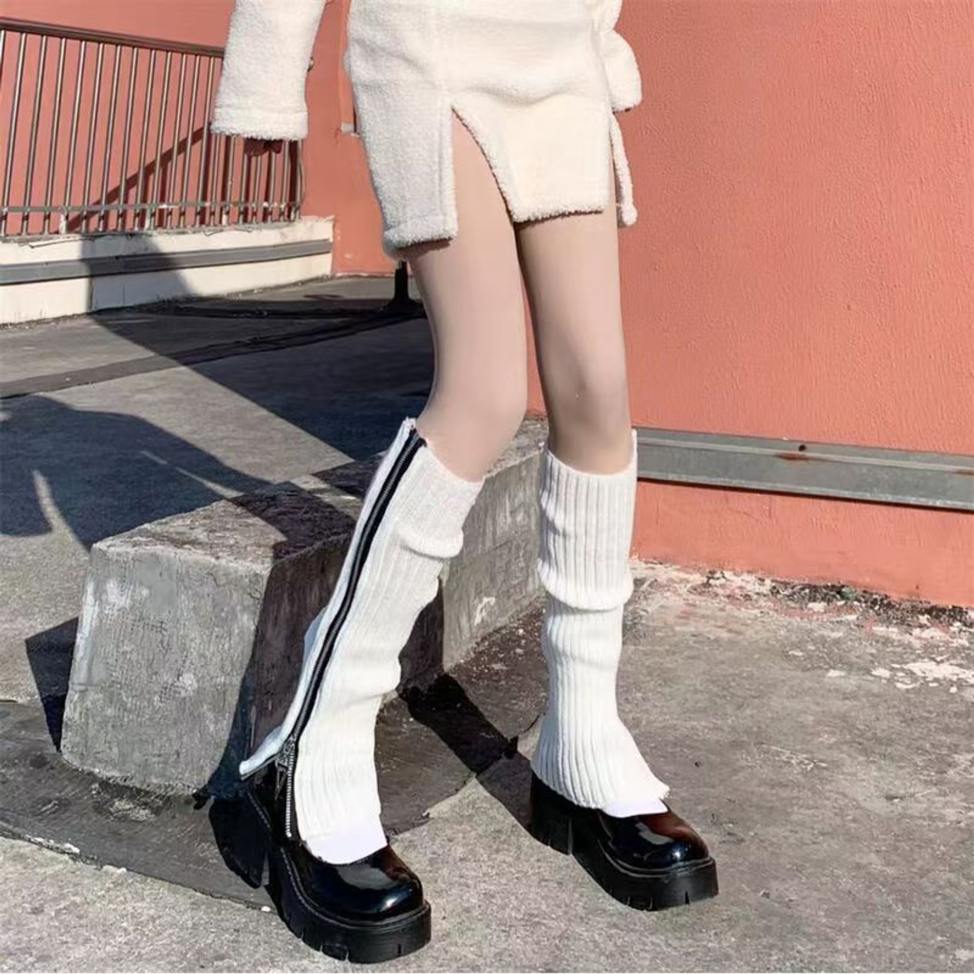 Zipper-Detail Ribbed Knitted Leg Warmers | QF-109